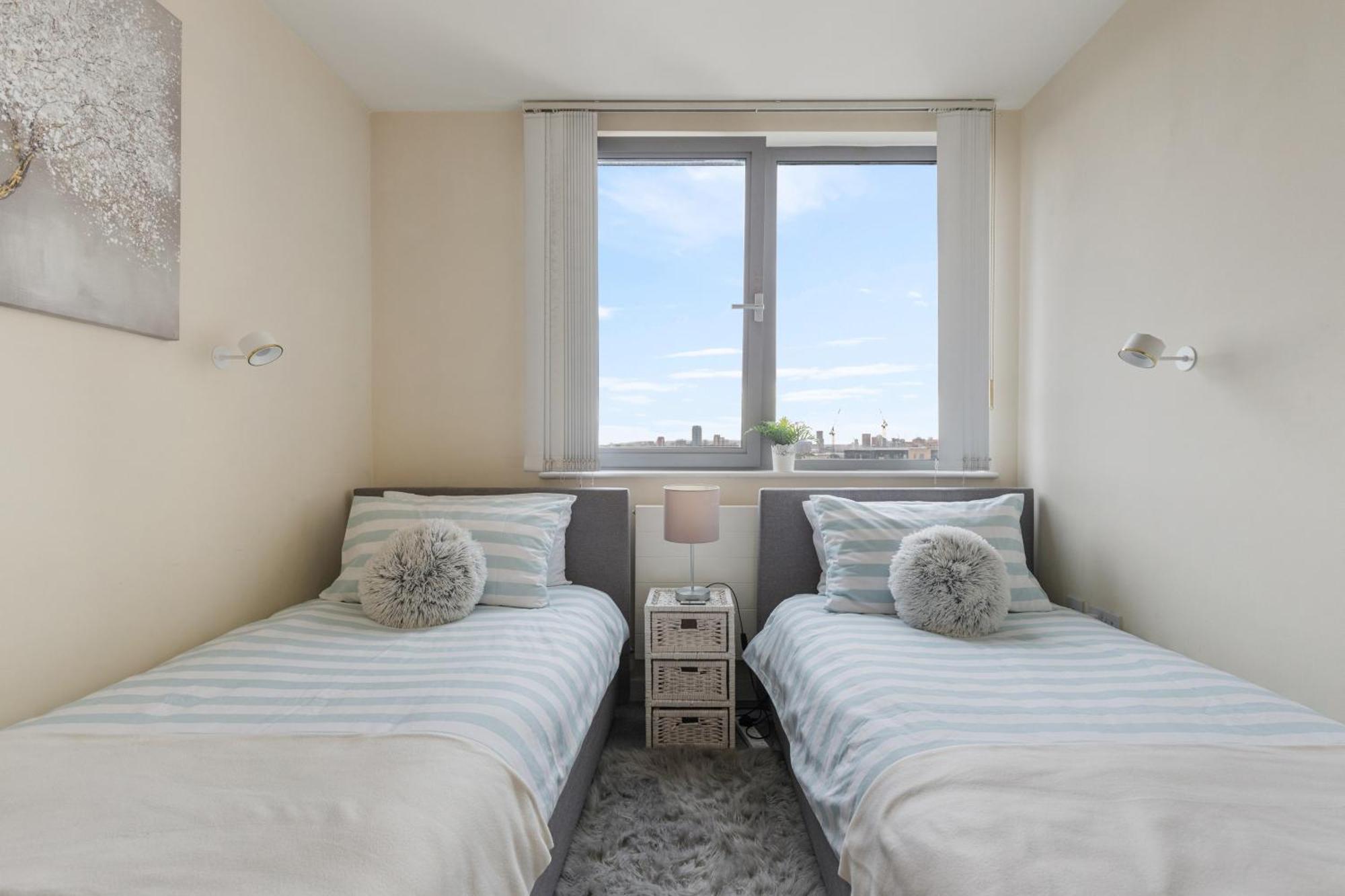 לונדון Stratford Skyview Apartment מראה חיצוני תמונה