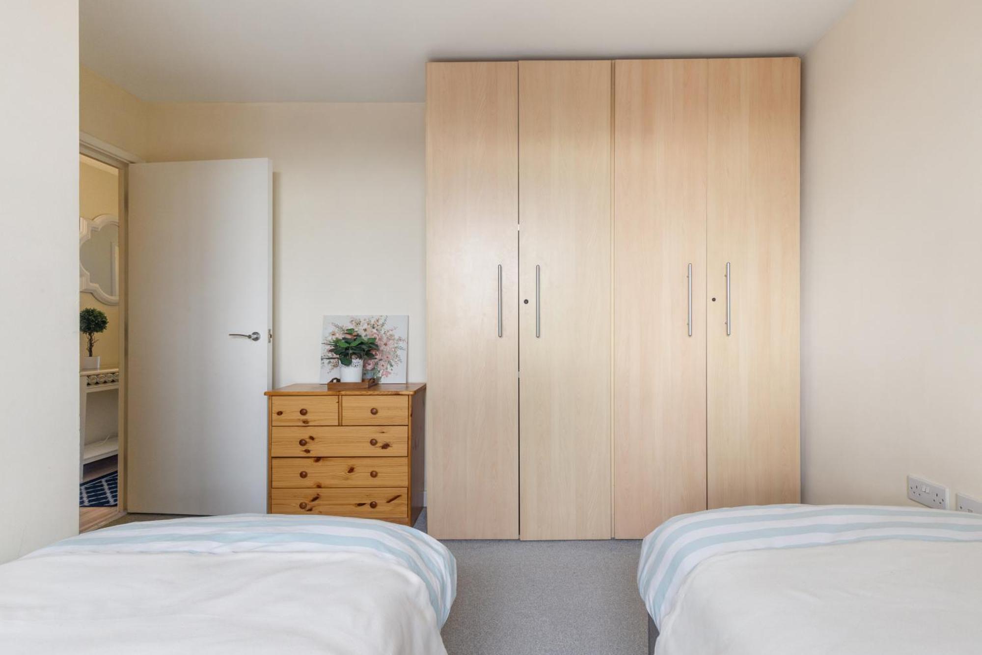 לונדון Stratford Skyview Apartment מראה חיצוני תמונה