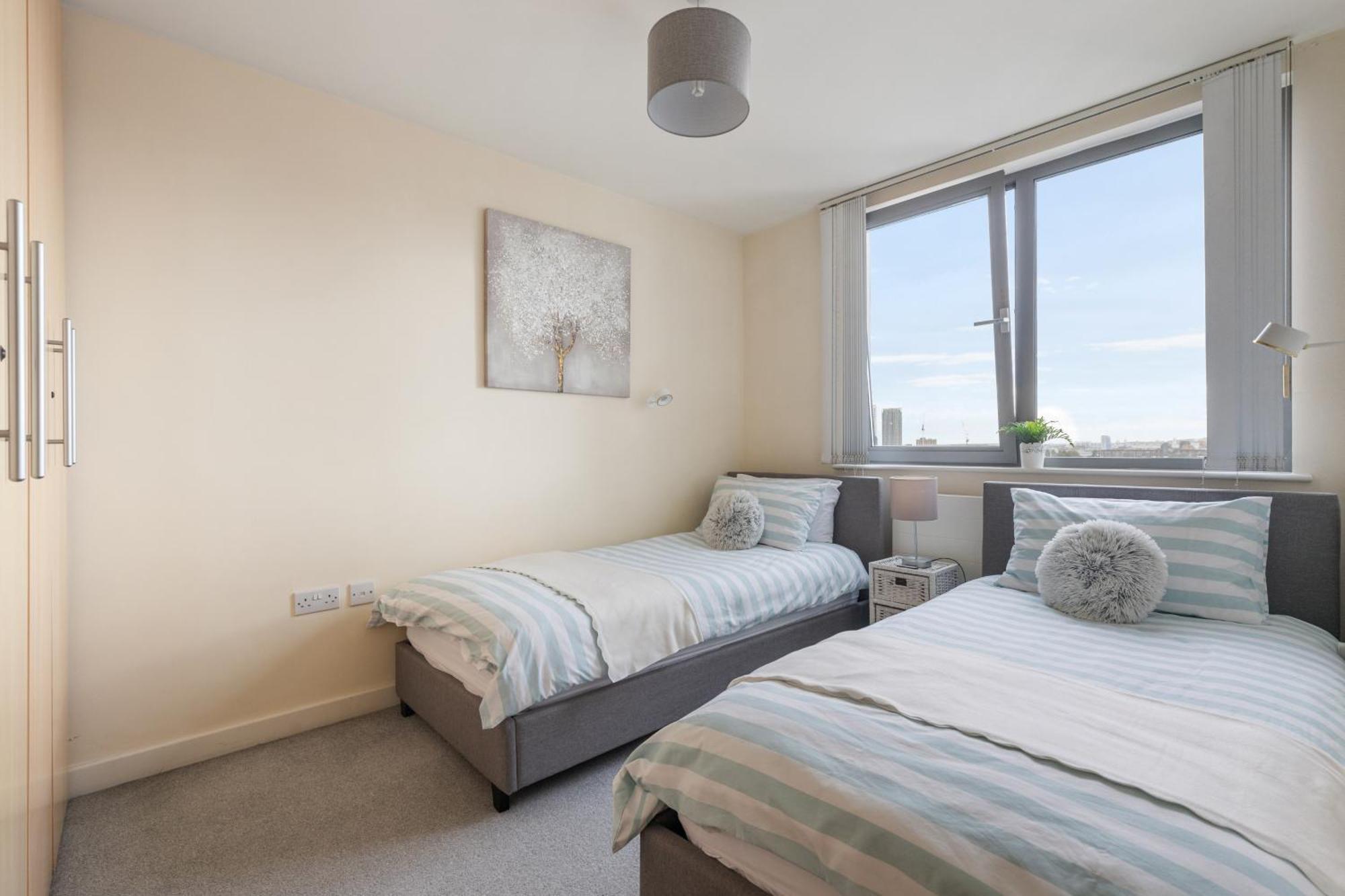 לונדון Stratford Skyview Apartment מראה חיצוני תמונה