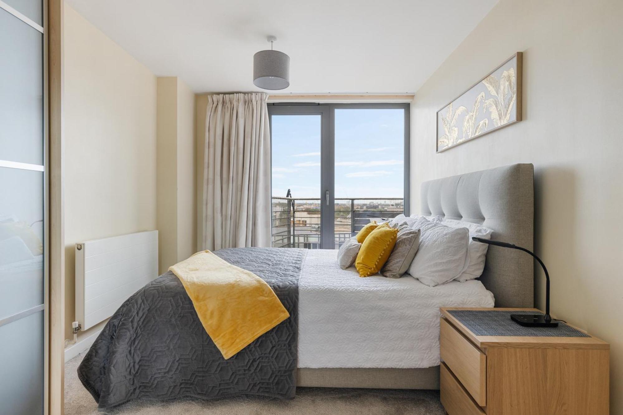 לונדון Stratford Skyview Apartment מראה חיצוני תמונה